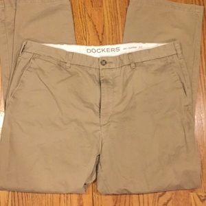 Men’s Khaki Dockers